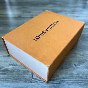 Louis Vuitton box